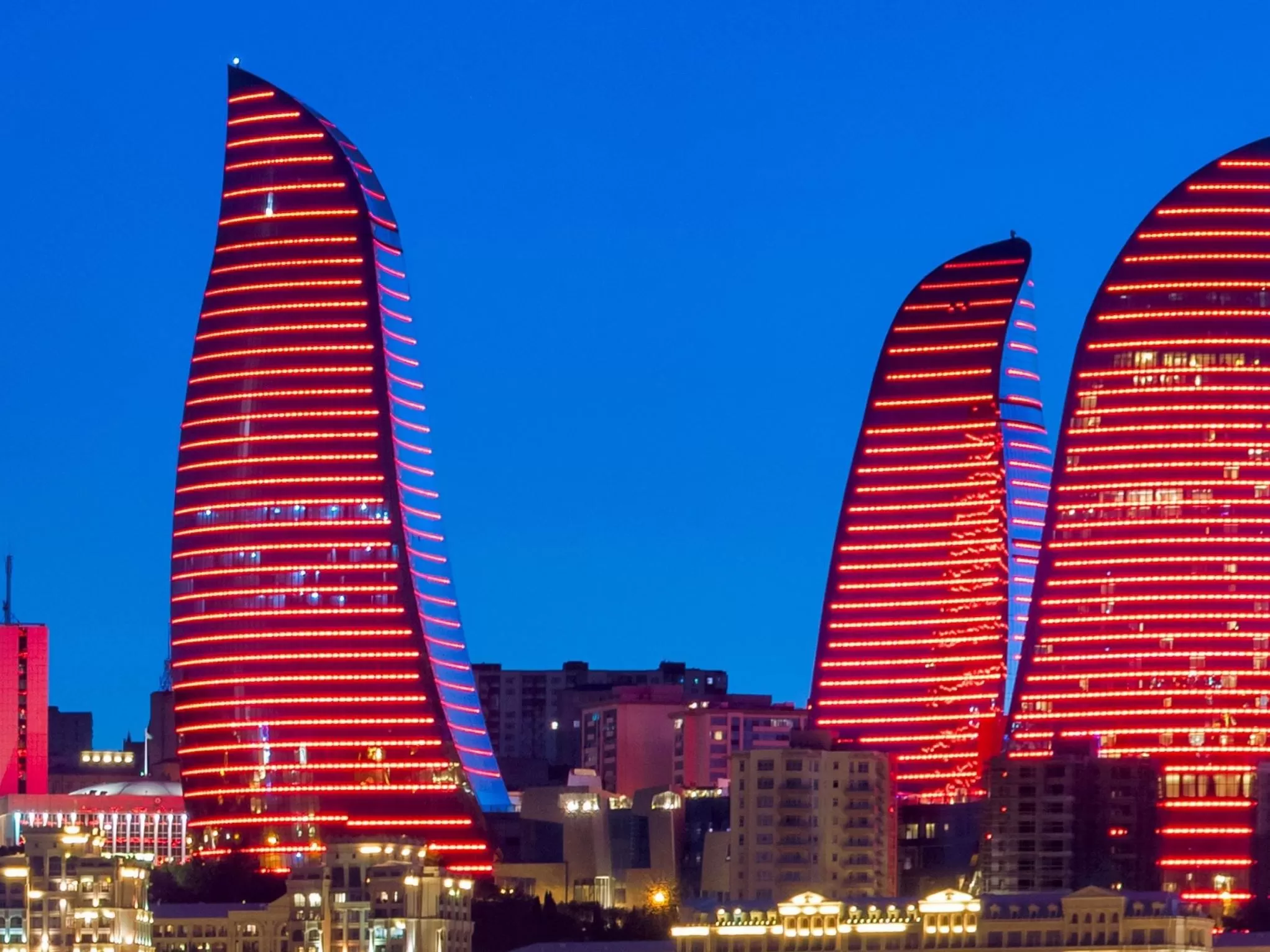 İstanbul Sabiha Gökçen Kalkışlı AJET Hava Yolları İle 3 Gece 5 Gün Bakü Şehir Turu Dahil (389)
