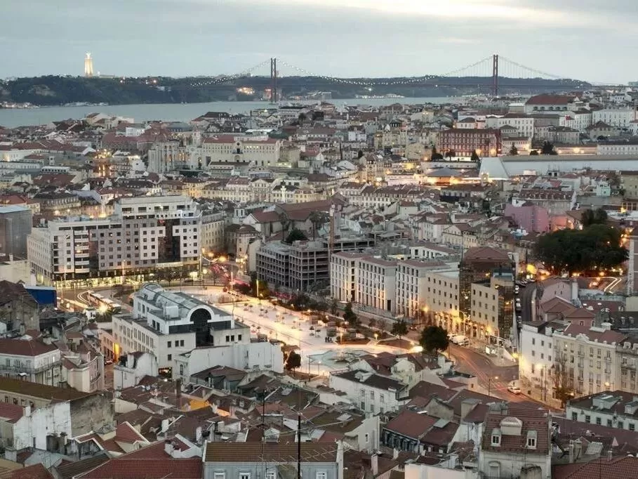 Ankara PGS HY Ile Grand Portekiz Turu LIS-LIS (Tum Turlar Dahil) - Izmir Aktarmali
