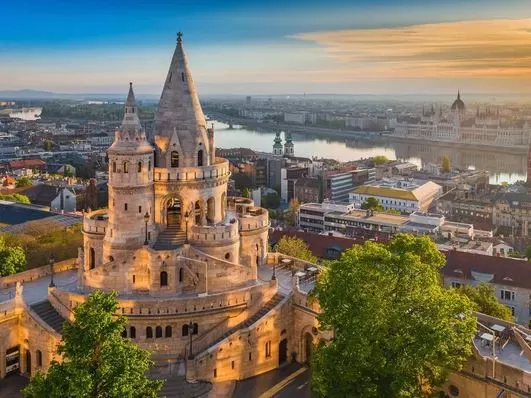 Antalya Viva Orta Avrupa ve Hallstatt 5 Ulke Turu BUD-BER Sun Express 26237